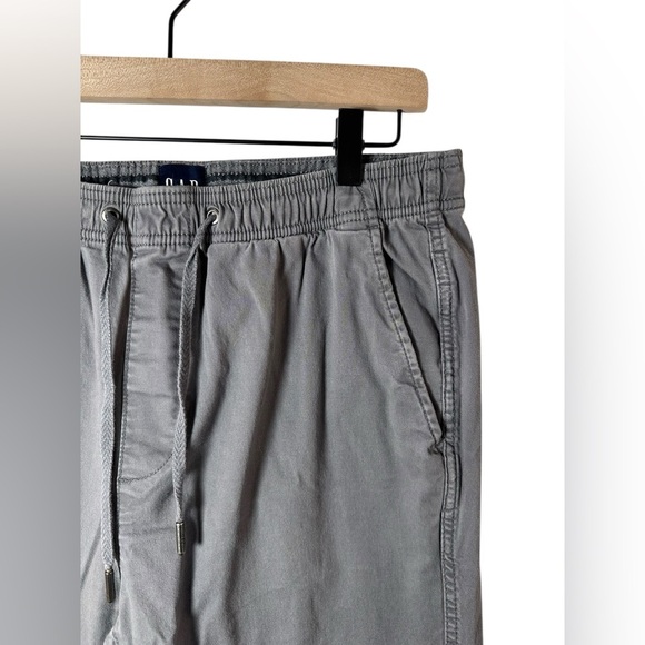 GAP Men’s Medium Gray Jogger Pants Elastic Waist Drawstring Casual Chino Fit - Picture 3 of 11
